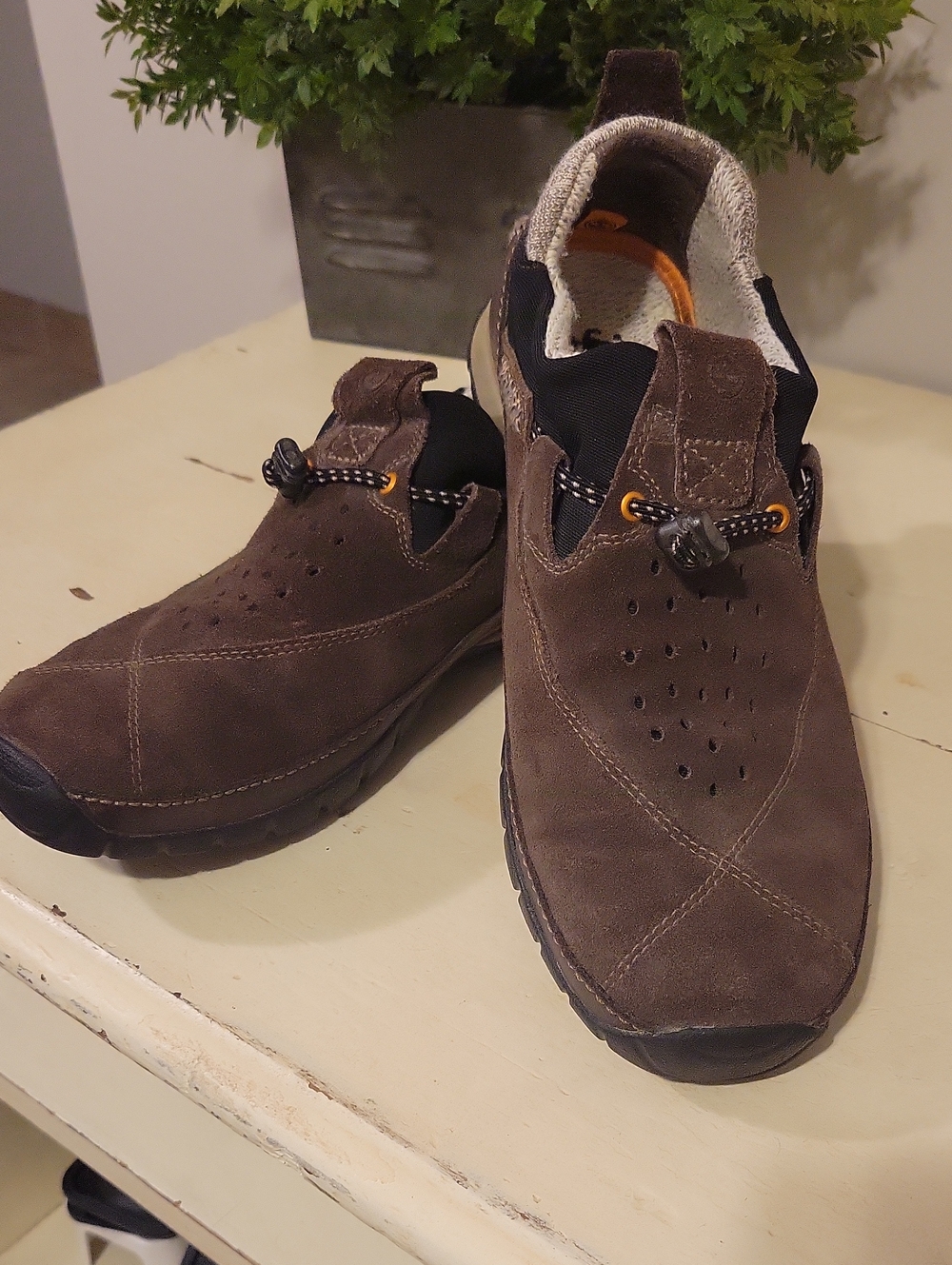 Timberland Men's Dark Brown Suede Slip-On Loafers with Bungee Detail. Size 10